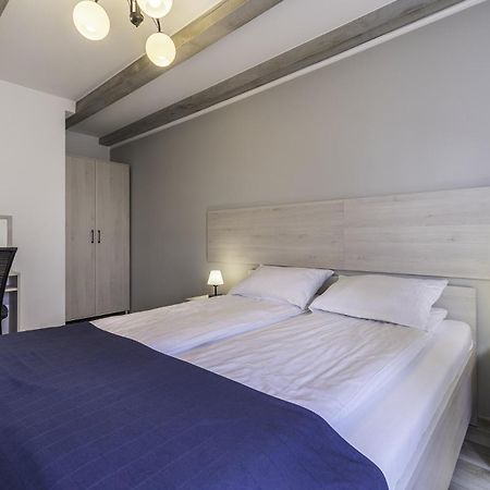 Frajda Domki - Apartamenty 6-Osobowe - Salon I Dwie Sypialnie Oraz Studia 4-Osobowe - Pokoj Z Aneksem Kuchennym Rewal Extérieur photo