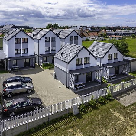 Frajda Domki - Apartamenty 6-Osobowe - Salon I Dwie Sypialnie Oraz Studia 4-Osobowe - Pokoj Z Aneksem Kuchennym Rewal Extérieur photo