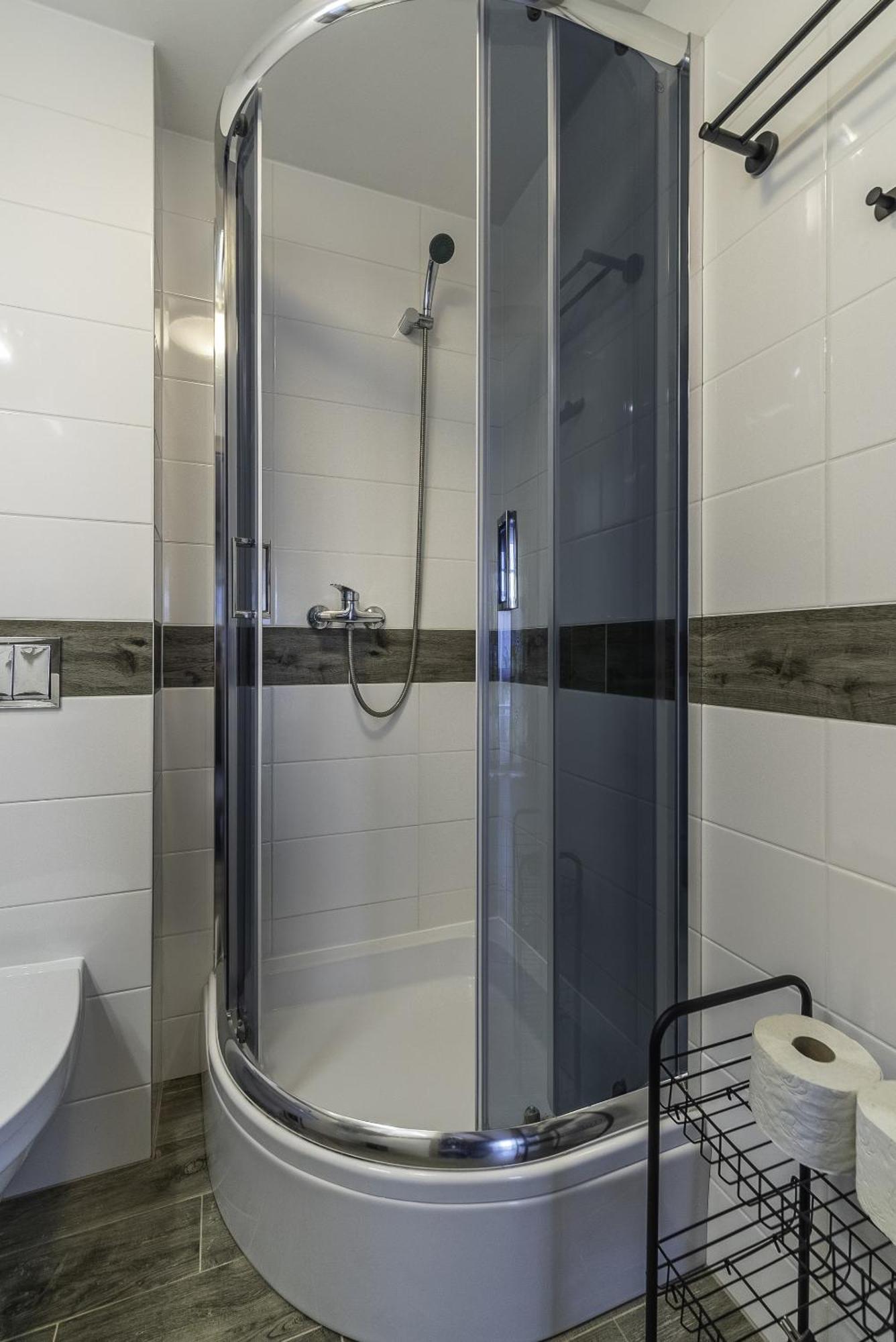 Frajda Domki - Apartamenty 6-Osobowe - Salon I Dwie Sypialnie Oraz Studia 4-Osobowe - Pokoj Z Aneksem Kuchennym Rewal Extérieur photo