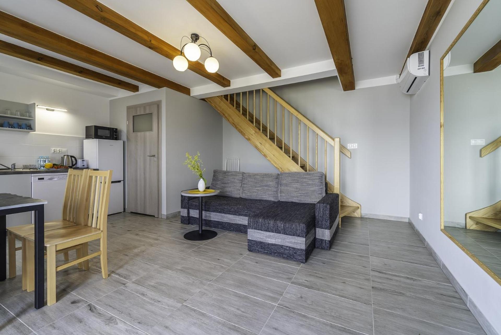 Frajda Domki - Apartamenty 6-Osobowe - Salon I Dwie Sypialnie Oraz Studia 4-Osobowe - Pokoj Z Aneksem Kuchennym Rewal Extérieur photo