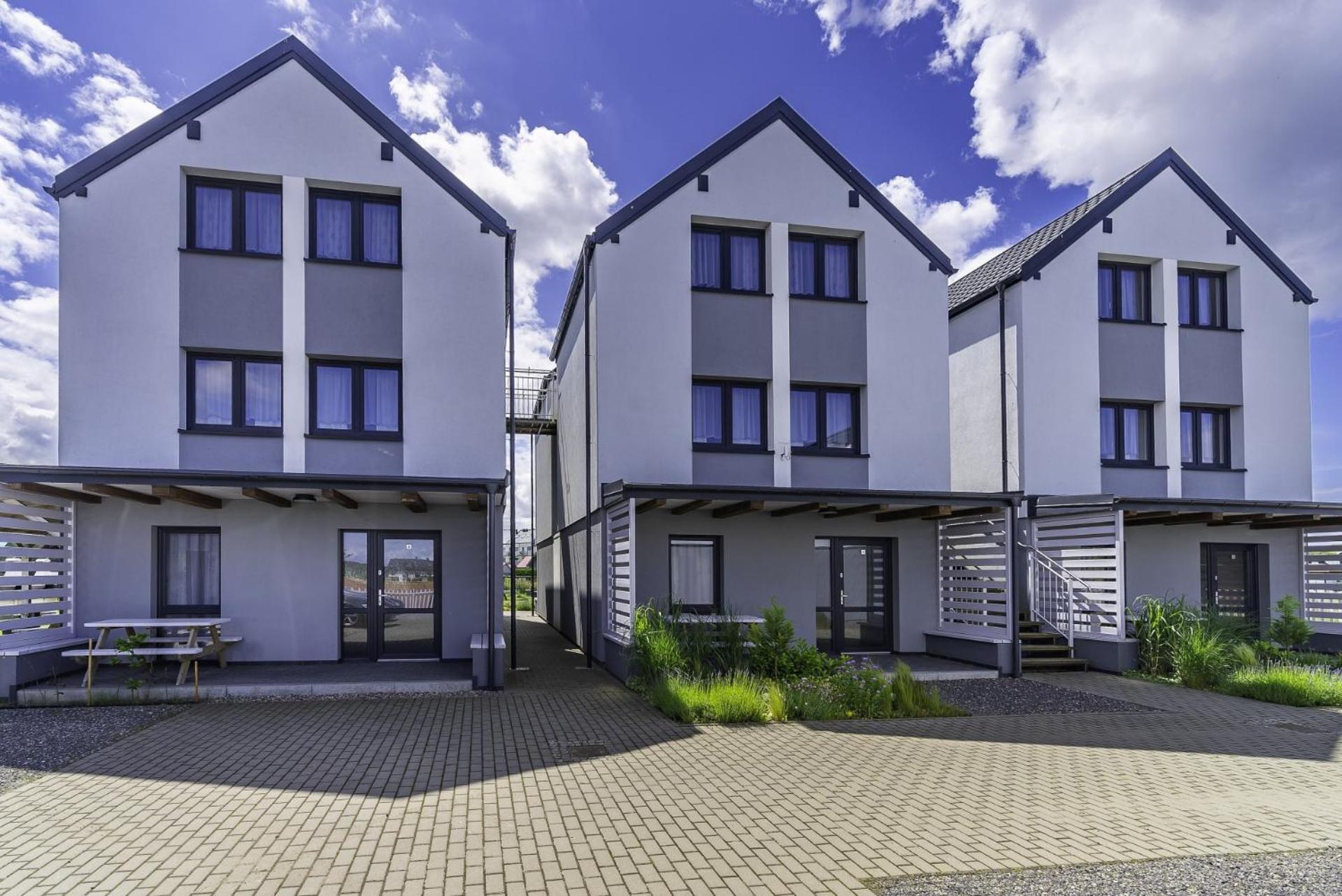 Frajda Domki - Apartamenty 6-Osobowe - Salon I Dwie Sypialnie Oraz Studia 4-Osobowe - Pokoj Z Aneksem Kuchennym Rewal Extérieur photo